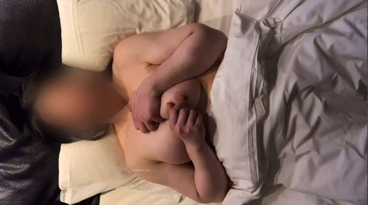 SDMUA-022-C 妻がいけなくなった町内会キャンプで男は僕一人きり。欲求不満な人妻から僕のデカチンを狙われ